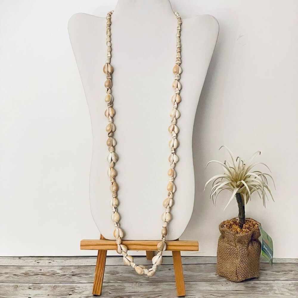Vintage Gorgeous Ivory white Natural Seashell Sea  Shell 17” Drop Long Necklace